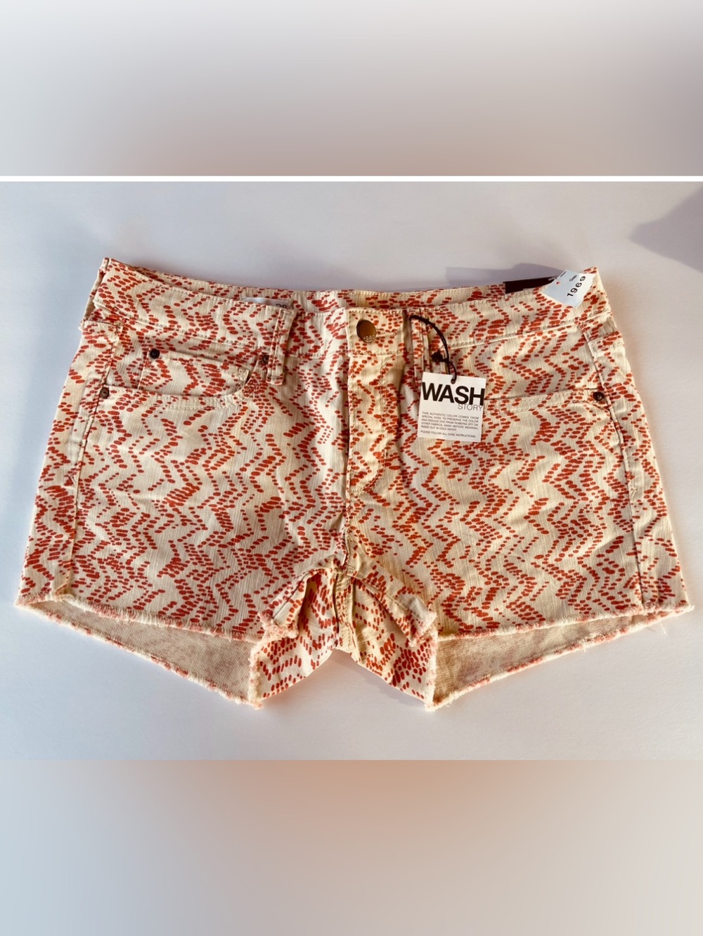 GAP Cream Shorts with Coral Zigzag Print